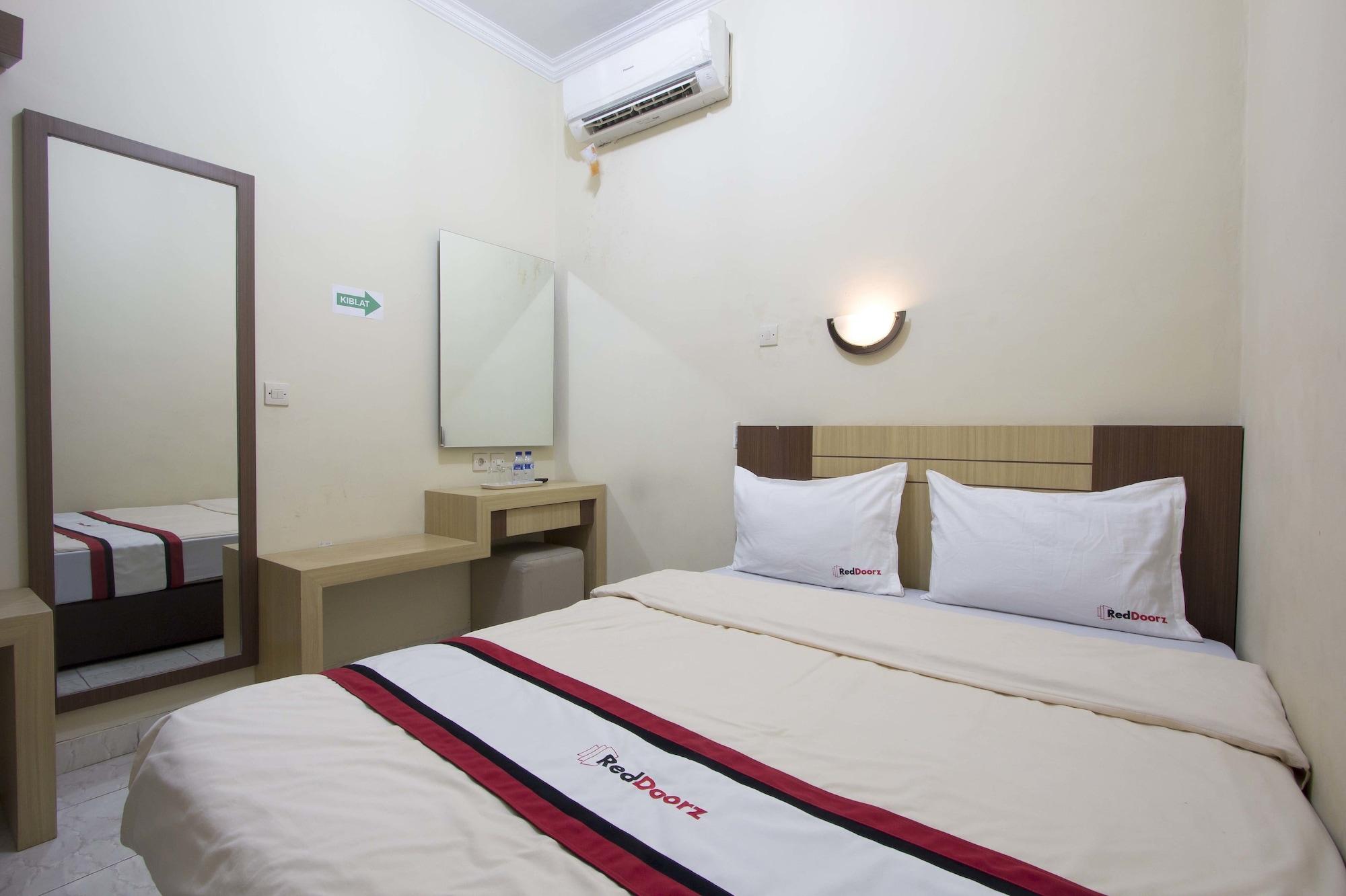 Reddoorz Plus Near Stadion Mandala Krida Yogyakarta Luaran gambar