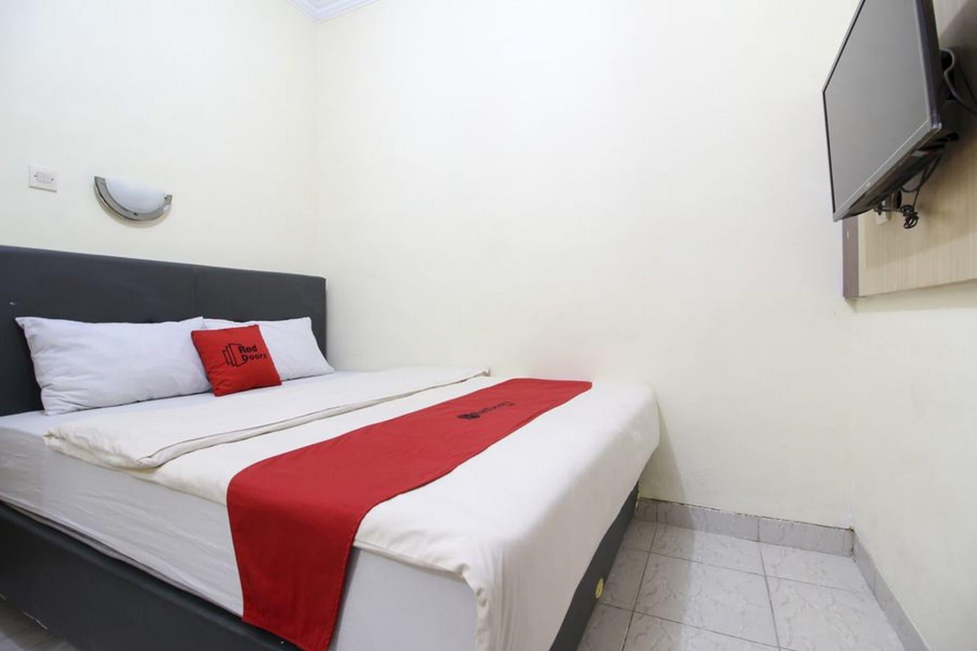 Reddoorz Plus Near Stadion Mandala Krida Yogyakarta Luaran gambar