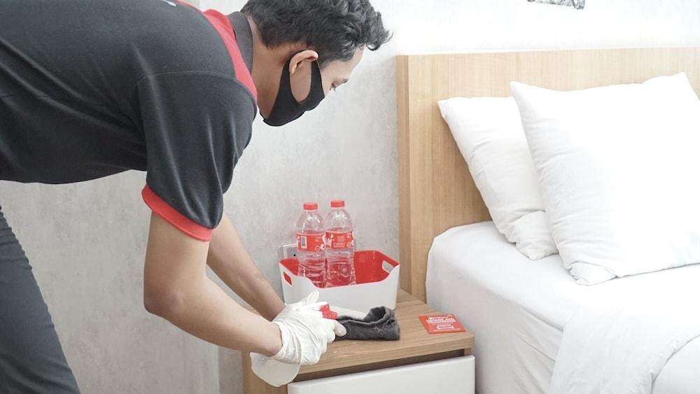 Reddoorz Plus Near Stadion Mandala Krida Yogyakarta Luaran gambar