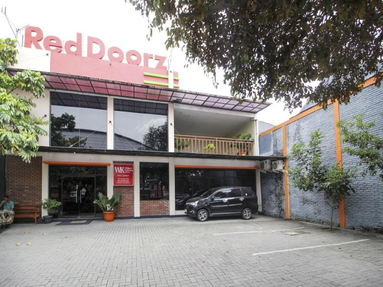 Reddoorz Plus Near Stadion Mandala Krida Yogyakarta Luaran gambar