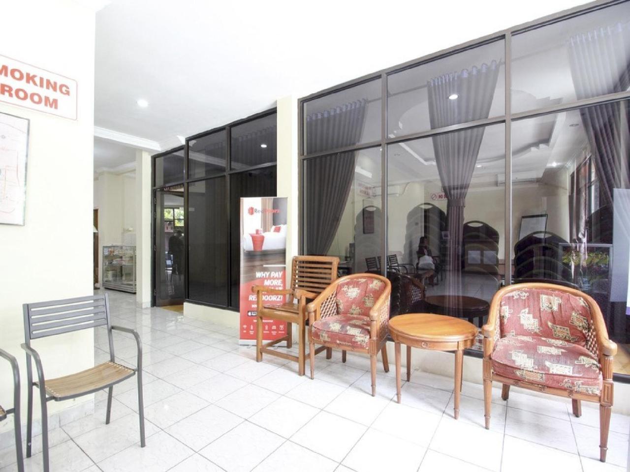 Reddoorz Plus Near Stadion Mandala Krida Yogyakarta Luaran gambar
