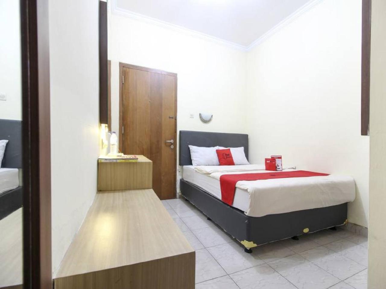 Reddoorz Plus Near Stadion Mandala Krida Yogyakarta Luaran gambar