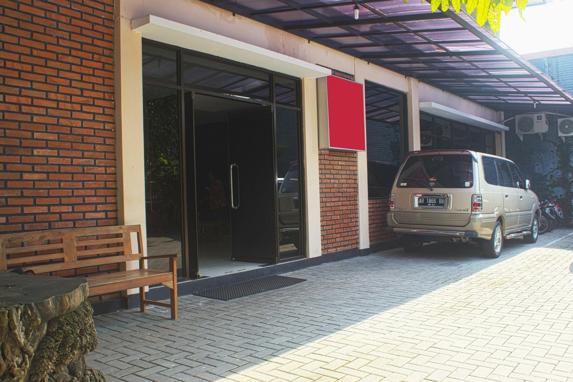 Reddoorz Plus Near Stadion Mandala Krida Yogyakarta Luaran gambar