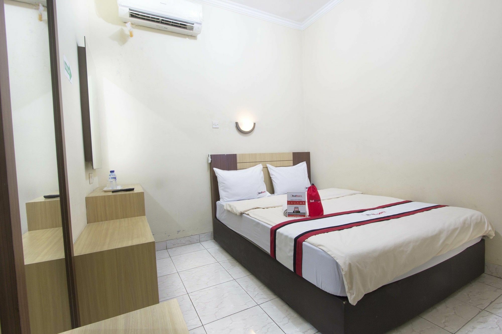 Reddoorz Plus Near Stadion Mandala Krida Yogyakarta Luaran gambar